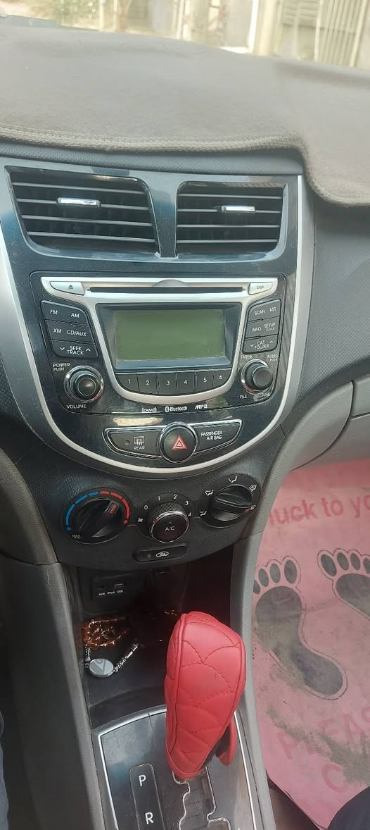 السلام عليكم 
اكسنت 2012 رقمها الجديد 11 بغداد وارد امريكي ماشية 68 ألف ضربتها بامريكا بنيد وجاملغ ايسر وبيها طخة بالعراق جزء من الصندوق وكلها حالتها جيدة جدا تبريد كله بدلته على ايدي كومبريسر وانابيب وفريز وراديتر كله جديد سيارة كال بيت ماشية قليل جدا صبغتها حزام لان بيها شخوط حاليا فقط جاملغ امامي  يحتاج صبغ جزء منه مكاني بغداد 
السعر 85 ورقة
***********
