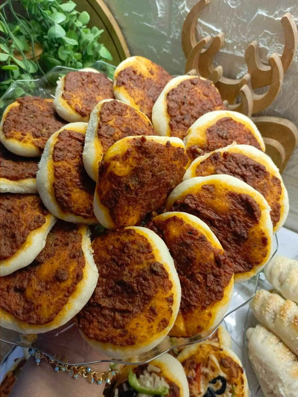 " زاد وهنا 🩷"
لكافه المناسبات 😊😊

يتوفر لدي  "كبه برغل  "كبه تمن  "بورك  " لحم بعجين  " كليجه   .🩷

العنوان / الكوت/ زين القوس / حي الحوراء شارع المله .
للحجز والاستفسار
*********** واتساب.  الحجز قبل يوم .💋

الي تطلب رجاء تثبت الحجز بعنوانها المضبوط +رقم الهاتف، ممنوع الغاء الحجز بعد تثبيت الطلب ❤️
