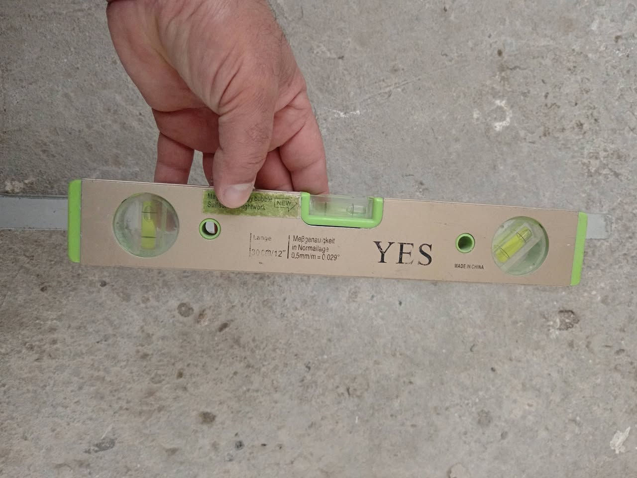 السلام عليكم افتح الصور عيني كلشي واضح للبيع 200الف مكاني حي الجهاد
*********** يتوفر واتساب  ماعندي توصيل
