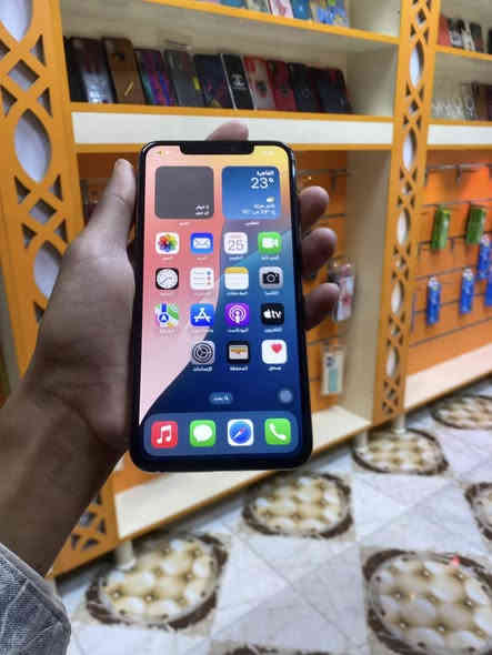 M. 
اكس اس ماكس.   
ذاكرته256. 
بطاريته. 81. 
كله بلادي وشغال. 
شريحه اكترونيه  فقط. 
سعره 125قفله من الاخير. 
م سوك رمادي 
شراي اتصل 
***********
