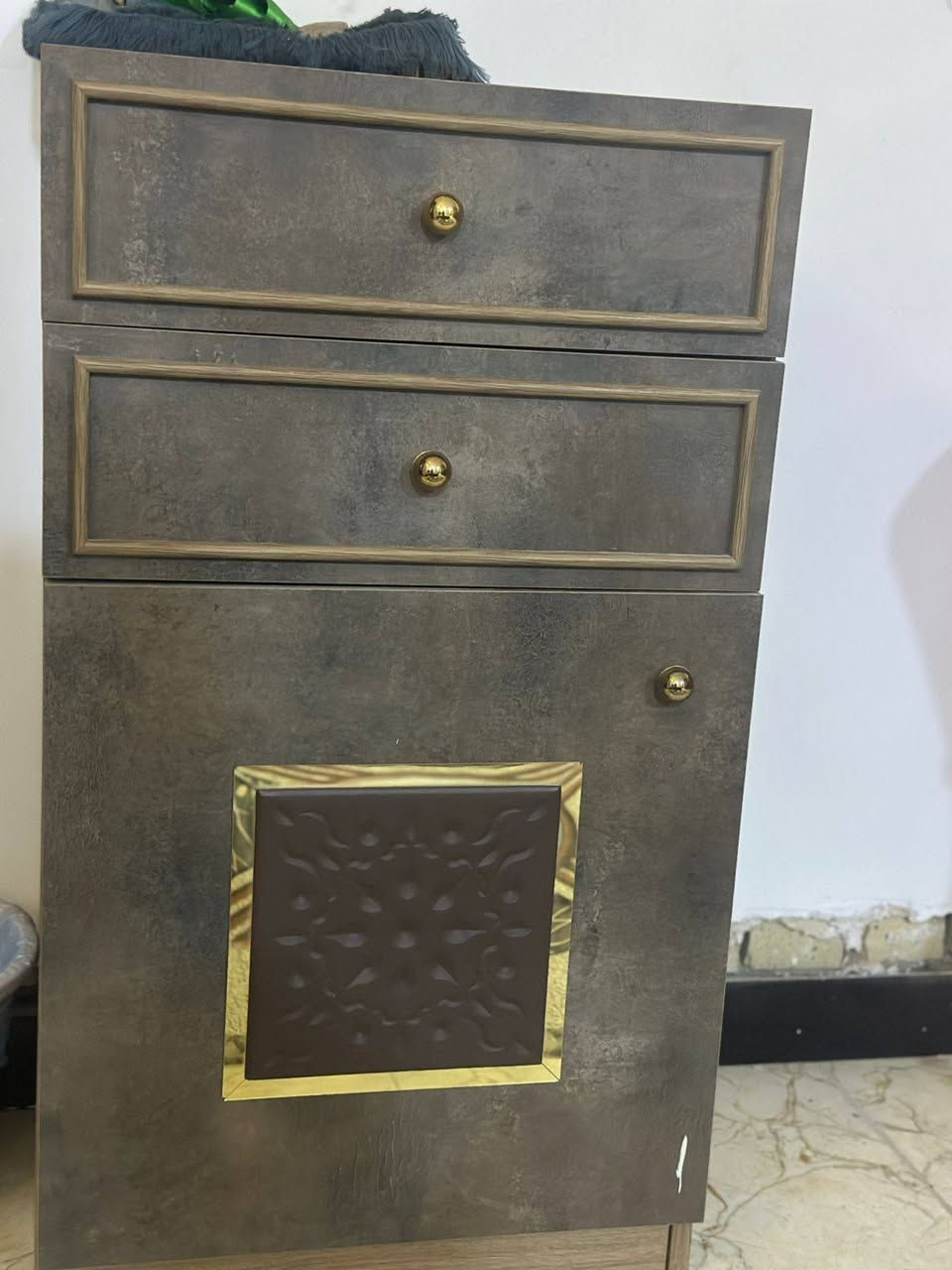 السلام عليكم غرفه تركي للبيع 9 قطع 
نضفه 90/100
العنوان بغداد المحموديه 
للتواصل 
***********
