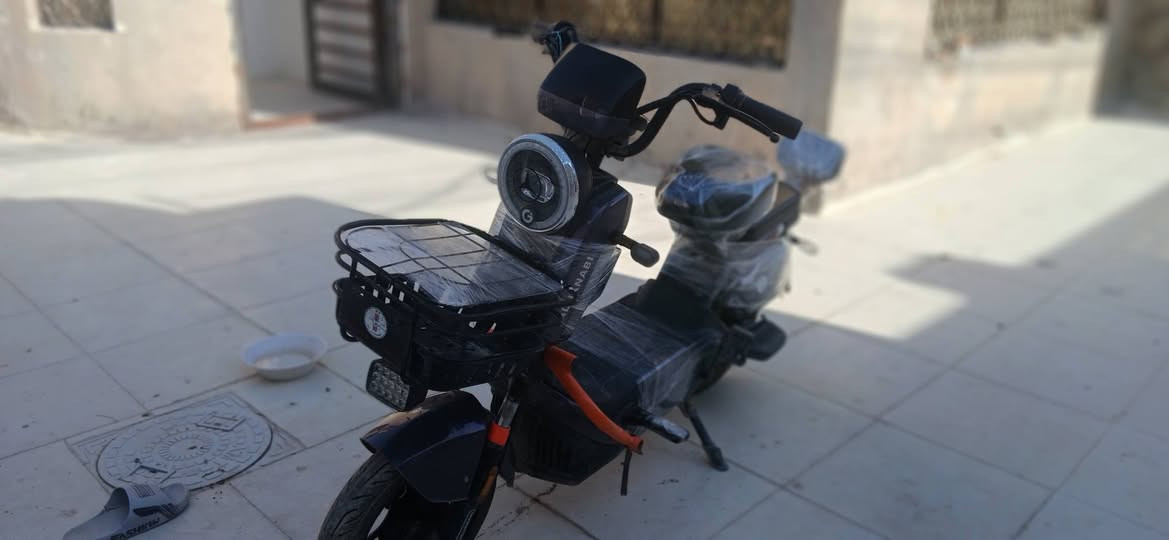 دراجه شحن للبيع السعر بلخاص 
الموقع النجف ناحية الحيرة📌

الدراجه مكفوله مبدل فقط اشاره اماميه✨️👍

بصمة+ ٢سويجات✨️👍 

لون مميز بنفسجي على اسود ✨️

+درع امامي للحماية ✨️👍

سرعة 45حقيقي 

وشاحن وياه


**إذا كنت صاحب هذا الإعلان وتريد حذفه لأي سبب، رجاءا أرسل رسالة إلى الدعم الفني**