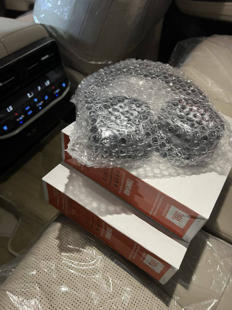 سماعات لاندكروزر محيطيه مانع للضوضاء وكالة jBL اصلي جديد يرهم من موديل 22 لغاية 25 للاستفسار عن سعر علق بتم يأتيك السعر عالخاص
موبايل *********** واتس
