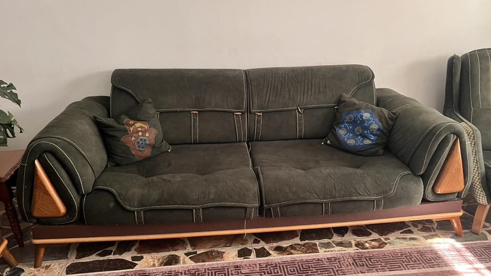 تخم تركي قلاب عشر مقاعد  مستعمل بحاله جيده سعره ٧٥٠ الف
لونه بالصور باهت بالحقيقه لونه عسكري طووخ مكاني حي الجامعه حي حطين  رجاءآ للجادين فقط الاتصال بالرقم 

***********
