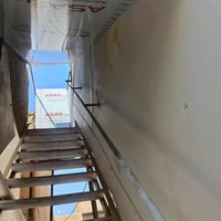 درج حديد للبيع مغلف من كل الجهات الي يحب يتواصل على هذا الرقم 07700155...