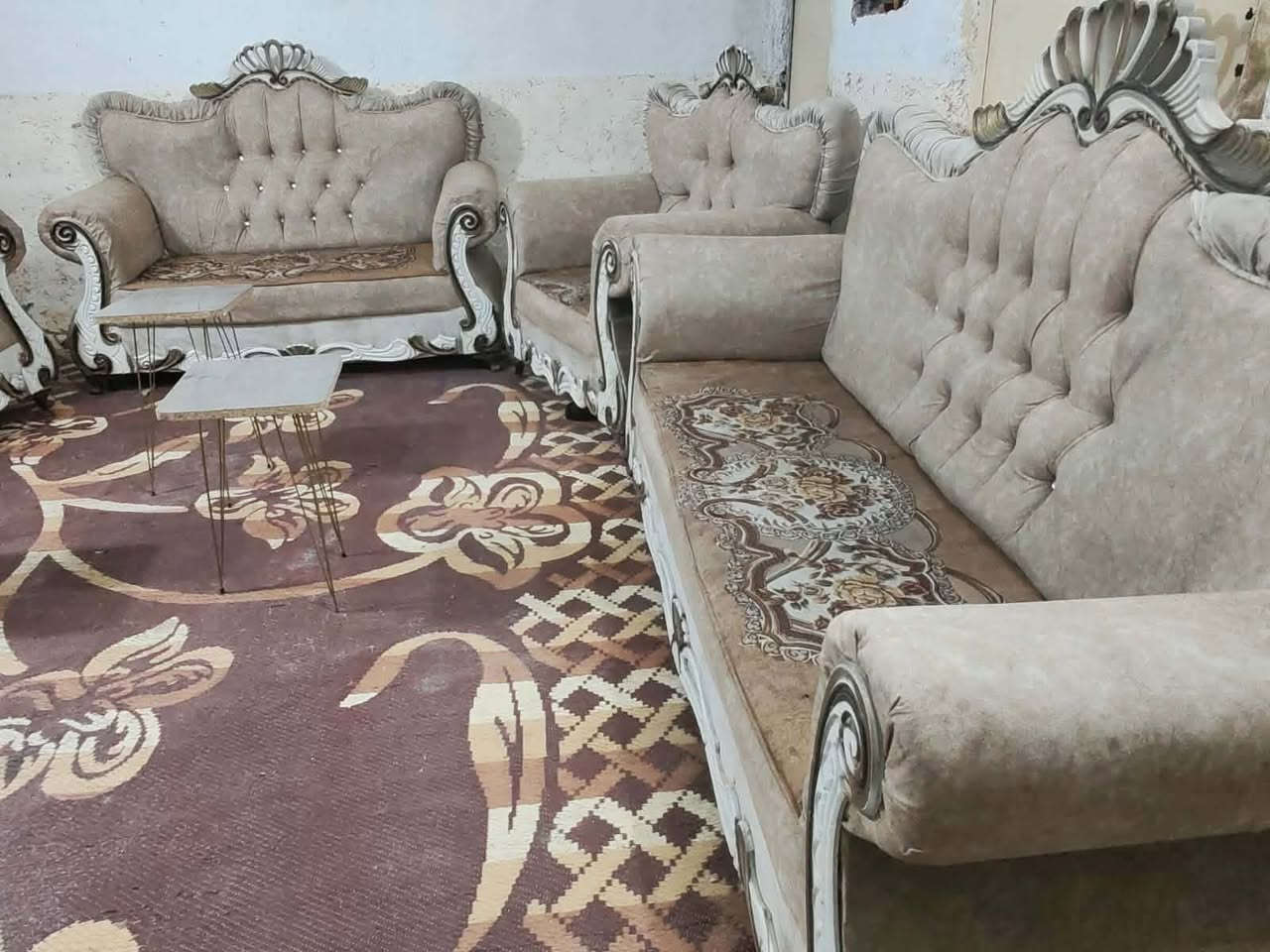 تخم ملكي 10 مقاعد نضيف  تزكام خشب بلوك اسود اخو جديد مابي اي ضرر سعره 300 وبي مجال مكاني كاضميه يوجد توصيل بكروه *********** يوجد واتساب
