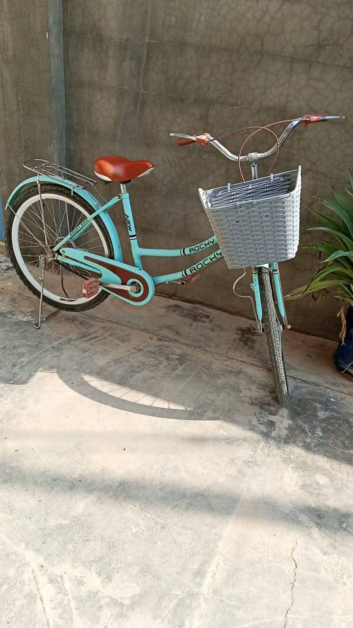 مكلف بالنشر
سلام عليكم للبيع بايسكل نضيف حجم 24.
 75 وبي مجال ‏‪***********‬‏ حديثه
