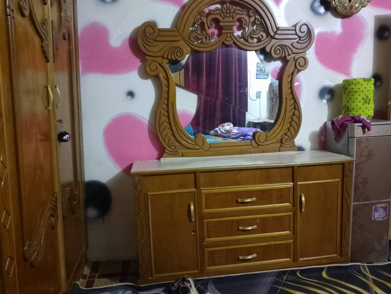 السلام عليكم غرفه ام الخمسه تسقام درجه اولى مستخدمه شيء بسيط مكانها الحله سعرها 750 وي فيها مجال حق الجيه واللي يجيها به خير ويتدلل***********
