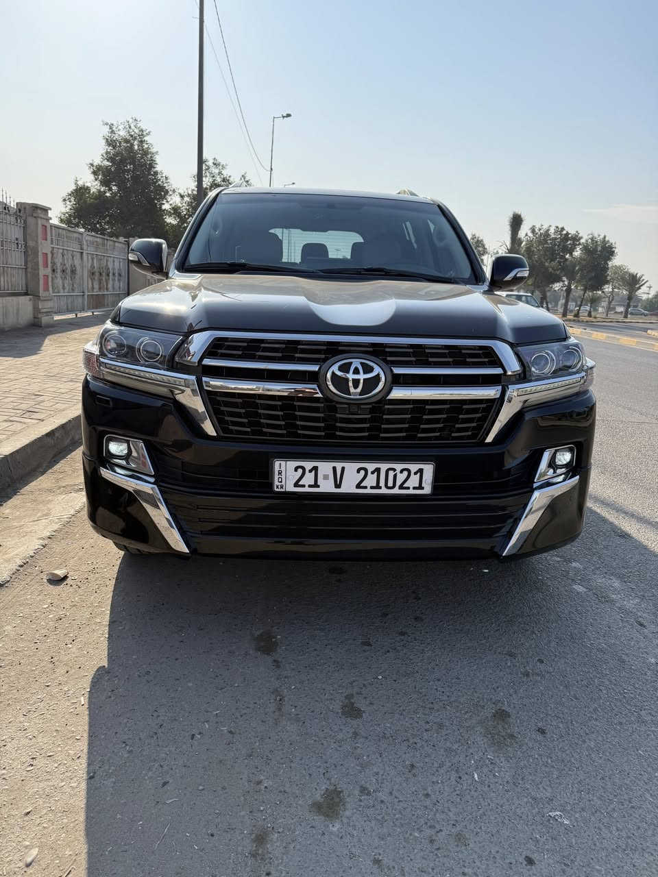 لسلام عليكم
للبيع تويوتا لاندكروز 2021 VX.R
محرك 5700
السيارة رقم سليمانية مميز
مضلل بالسنويه
مكفوله وجديده 
بيها فقط سحبة PDR بقبق الجنطه الفوك
ماشيه 129 الف كم
السياره جكات 
جنطه كهرباء
كشنين كهرباء
ستيرن كهرباء
باقي مواصفات اللاندكروز
سعر 580 ورقة بي مجال
مكان السيارة الدورة
***********
