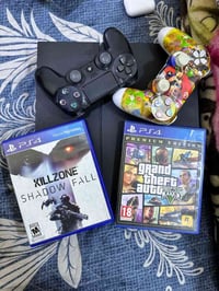 بلي 4 • شبه جديد • ٢ يدات