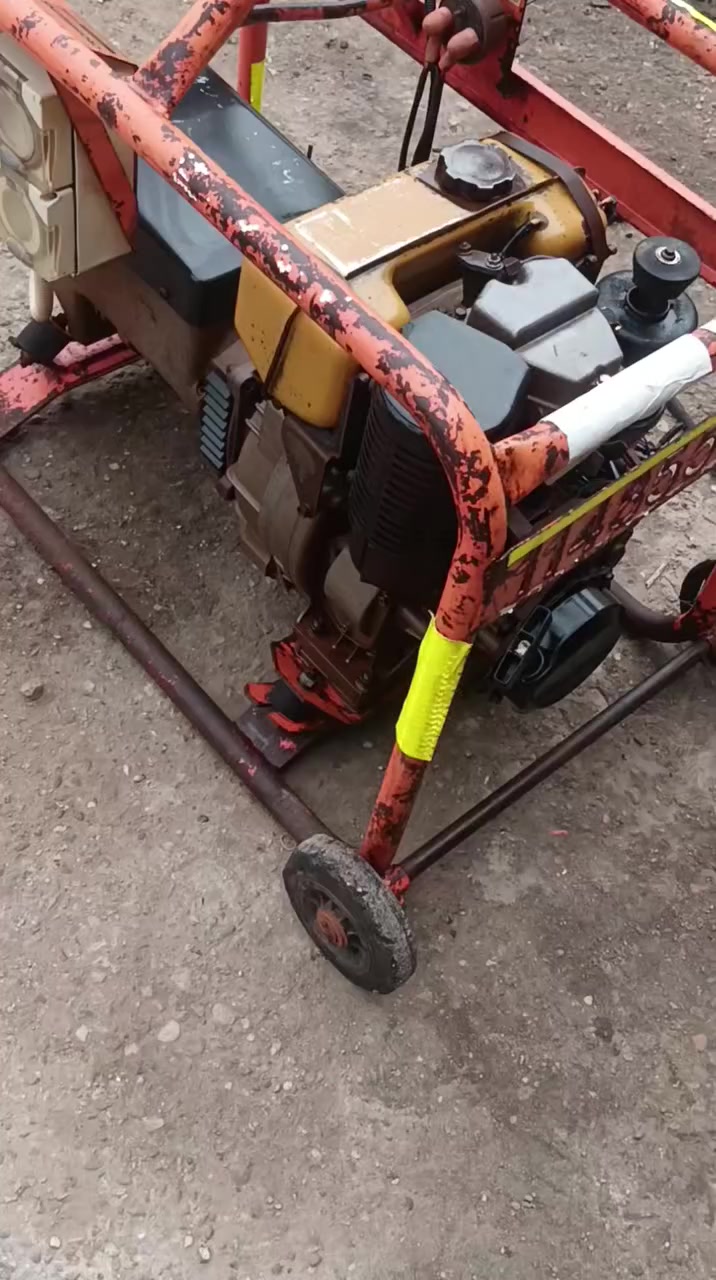 سلام عليكم 
للبيع مولده حاويه  ياباني روبن سيبارو   5 كيفي راس التوليد ايطالي كلهه بلاد مملعوب بيهه تشتغل سلف + حبل 
العنوان كربلاء 
***********
