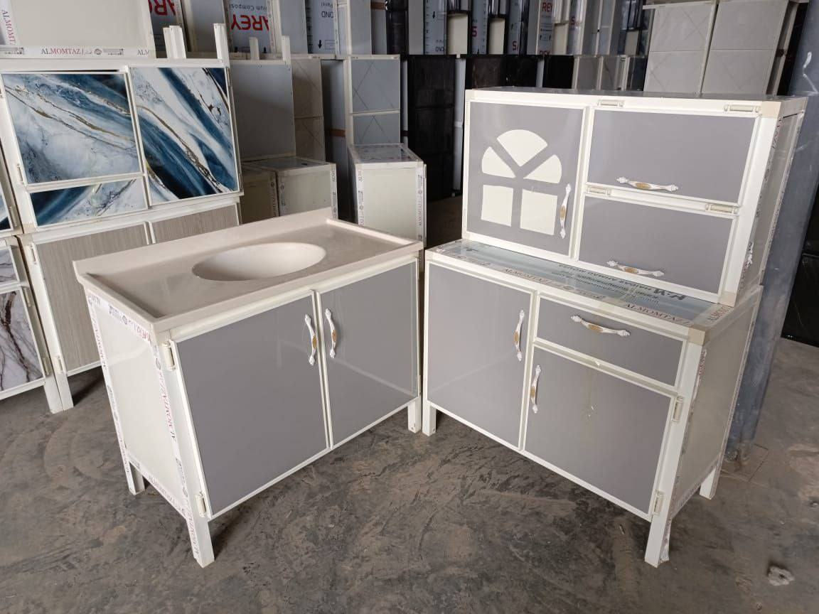 *********** 
ثلاث قطع كاونتر وملحق متر وسنك مرمر متر سعر 185
