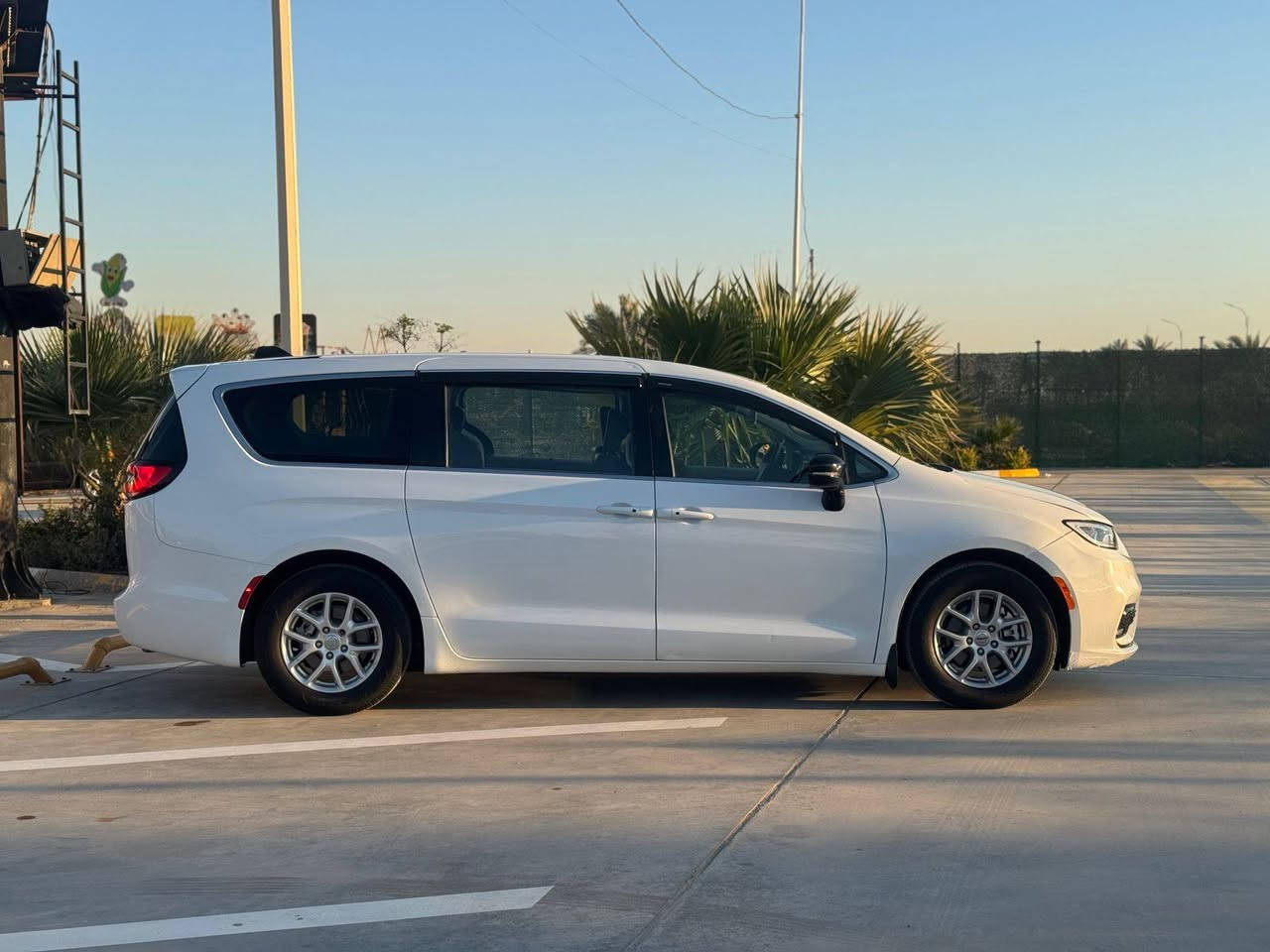 السلام عليكم باسفيكا ٢٠٢٤ ٧ راكب للبيع و للمراوس 
 بيها صبغ صفحه سايق بدون دواخل وبنيد كلير
مصلحه وكامله ومرقم ديالى ماشيه 21mi كامله على الأخير
بيها نواقص بسيطه تنزل
 من سعر
مكان ديالى بعقوبة 195 وبيها مجال

للأستفسار *********** بغداد, العراق
