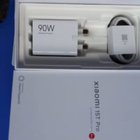 شاحن 90 واط • بعلبة الشركة