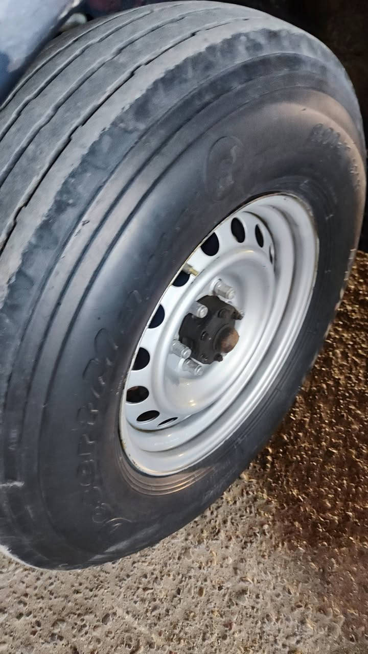 السلام عليكم للبيع تايرات بالون زوج ماكسزز ابو الجمل نظيف جدا وزوج شاهين قياس 17 سعر الزوج 125 الف


**إذا كنت صاحب هذا الإعلان وتريد حذفه لأي سبب، رجاءا أرسل رسالة إلى الدعم الفني**