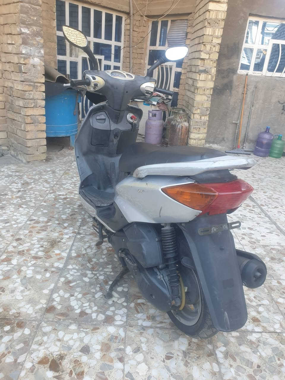 سلام عليكم للبيع سكنس نثية 110ياباني كابريتر اصلي دراجة نكرة سلف هندر شعلة تخبل فقط بيهة كهربائيات شغالة بيهة تبخير قليل مكاني بغداد بلديات 
متواجد خاص *********** السعر ٥٥٠ؤبيهة مجال
