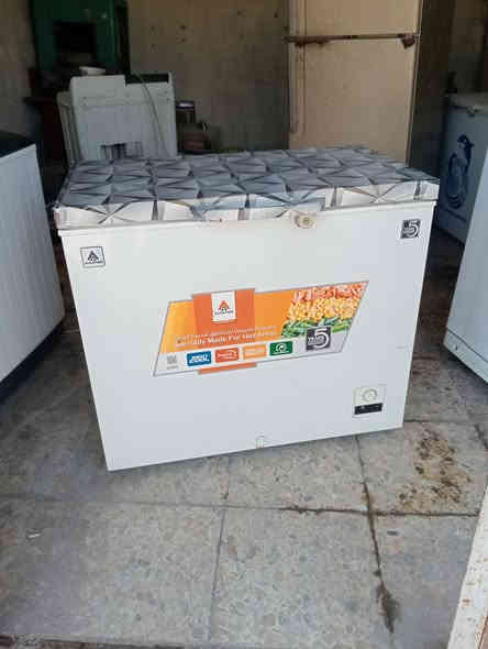 مجمدة حجم 12شغاله للبيع مكاني العبيدي الكفاات رقمي ***********
