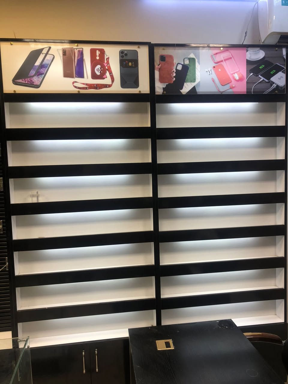 للبيع عارضات جداريه عاموديه وبيهن قطع فاترينات جام طرح مستخدمات اقل السنة وجدآ تضيفات وبسعر مناسب للاستفسار المراسلة واتساب ‭٠٧٧٢ ٩٤٥ ٦٢٢٨‬المكان العزيزية
