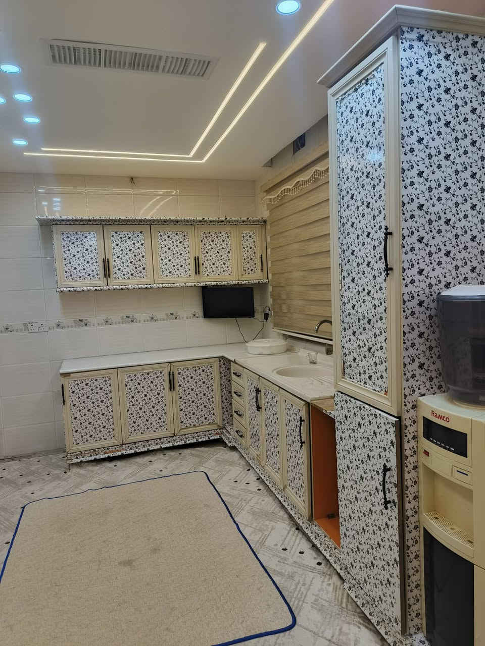 کونتر للبیع خشب سعر 150الف عنوان کرکوک
***********

***********
