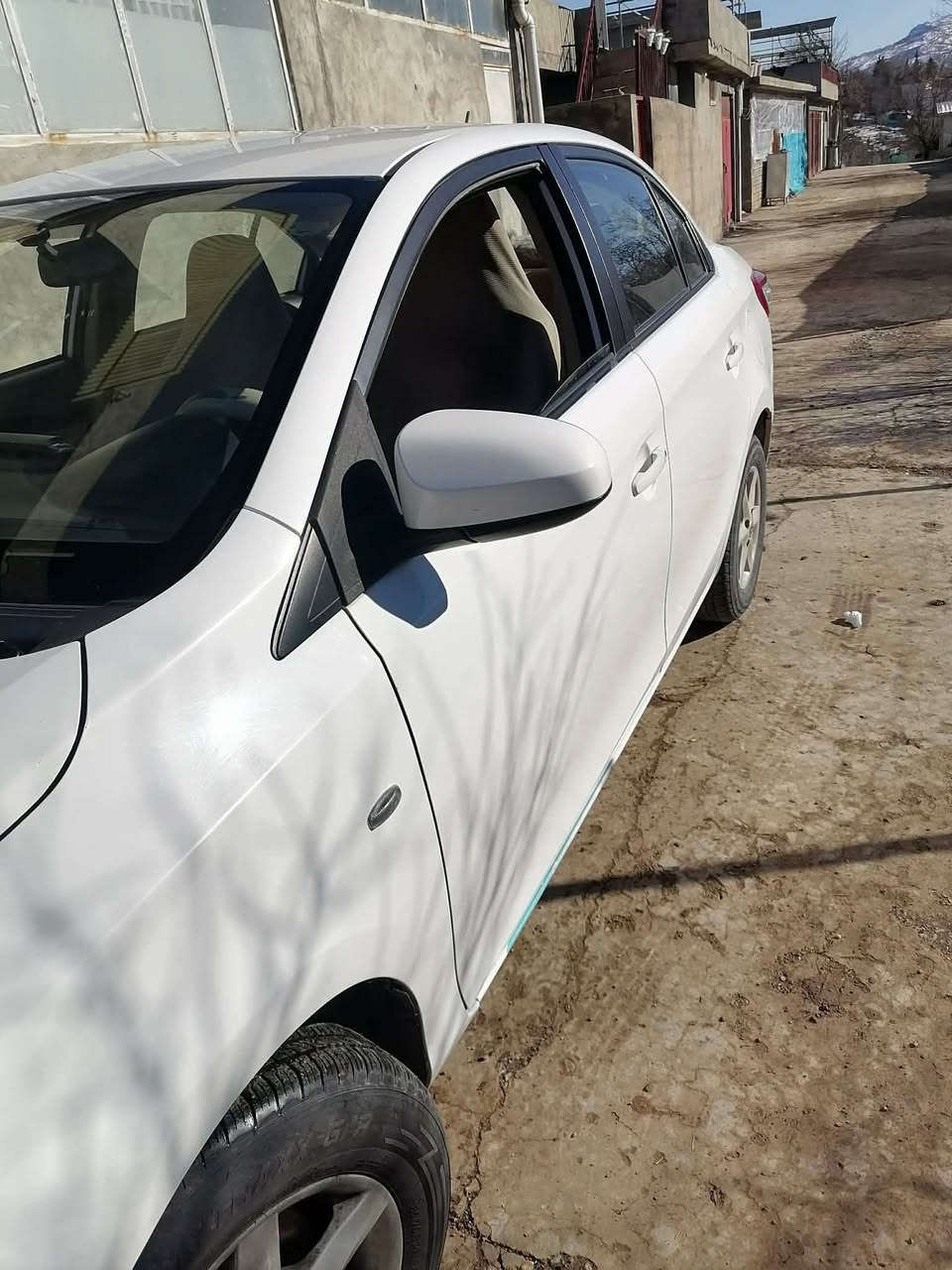 ئەم یارسە بۆ فرۆشتن نرخ 119 مۆدێل 2016 , سەنەوی تازەیە کێڕو مەکینە بەشەرت  مەکینە بچوکە کێڕ تۆماتیکە ئەی بی ئێسە جام کارە باییە ناو زەردە تەقەو ڕەقە بەشەرت بۆیاخی نییە دوو ساردی هەیە ) ژم :***********
