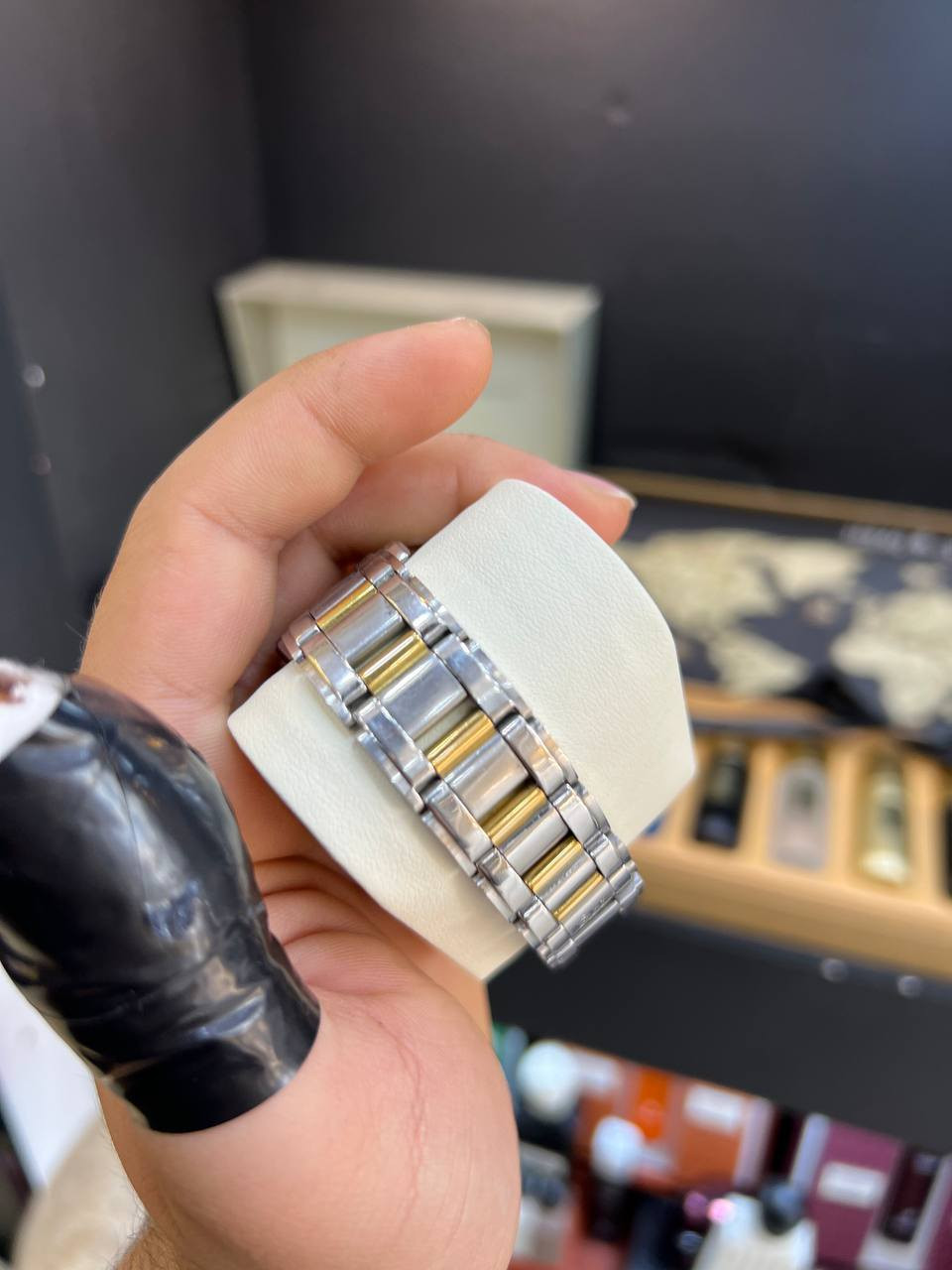 رايموند تحفه 
نضافه جيده 
34 قطر 
مينه بيها سواد اعتقد ينمسح 
سعر طيب جدا


**إذا كنت صاحب هذا الإعلان وتريد حذفه لأي سبب، رجاءا أرسل رسالة إلى الدعم الفني**