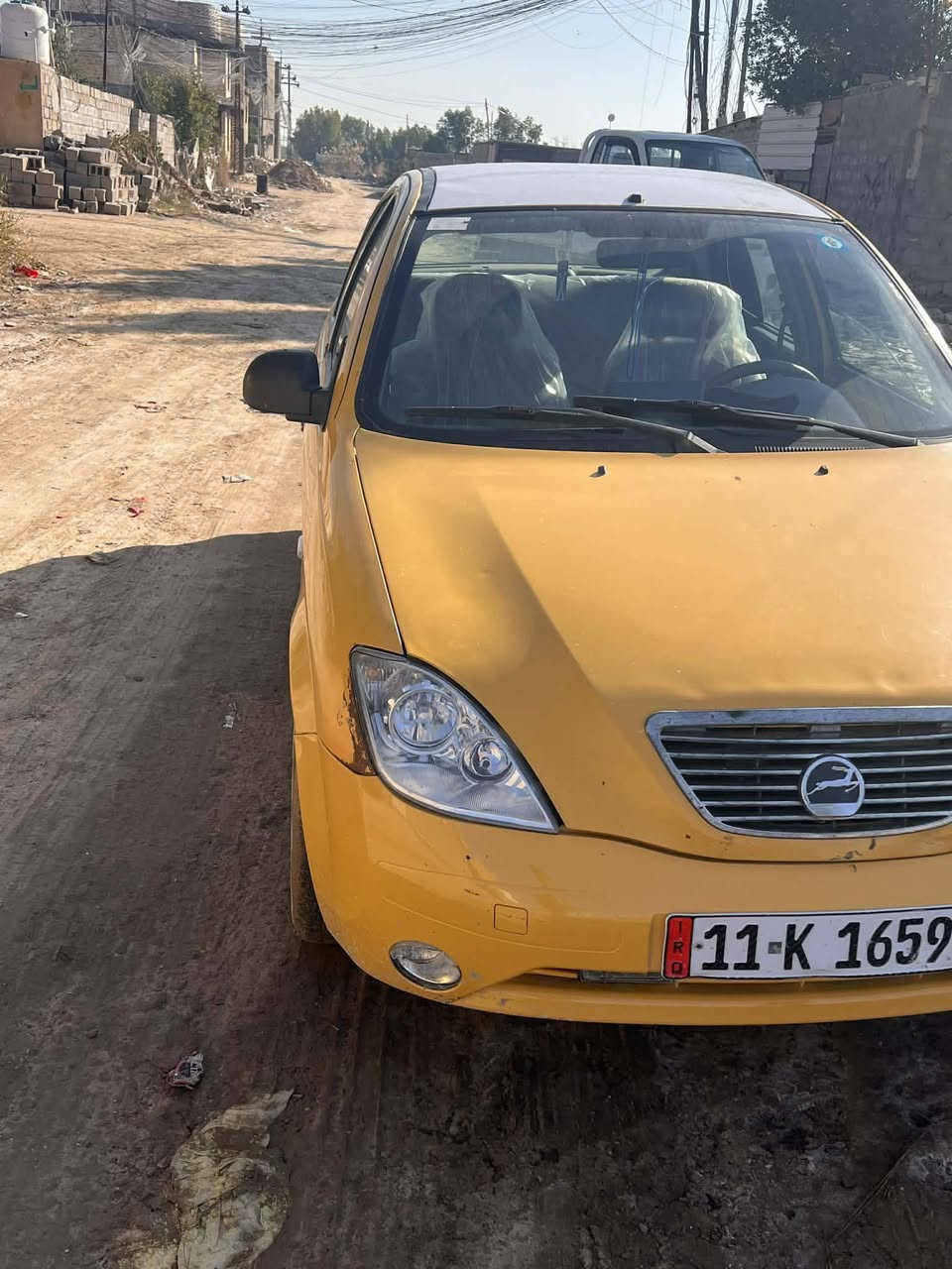 سلام عليكم سياره طيبه 17 للبيع مصفره هيئه غرامات  رقم انكليزي بغداد شاشه بلاد كير ومكينه مكفول بيه ضربه بل باب مابينه بس تحويل مباشر بسمي السياره السعر 43وبيه مجال رقم. ***********
