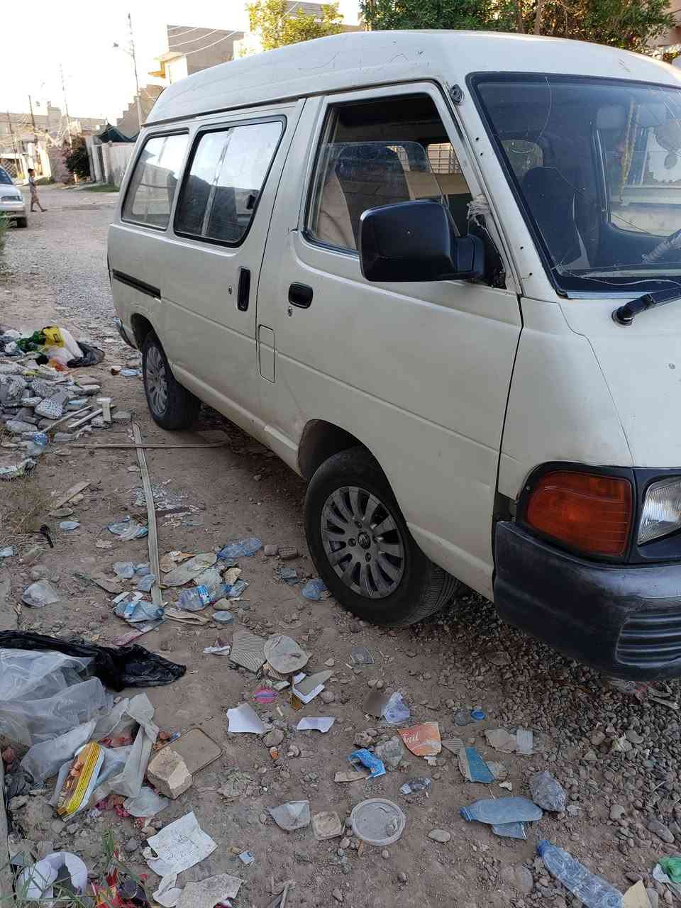 سيارة نظيفه جدا للبيع او مراوس بسيارة  بوز ۔انا مكلف بالنشر ، السعر ٣٥ وبيها مجال قليل  الاتصال على الرقم ، ***********
