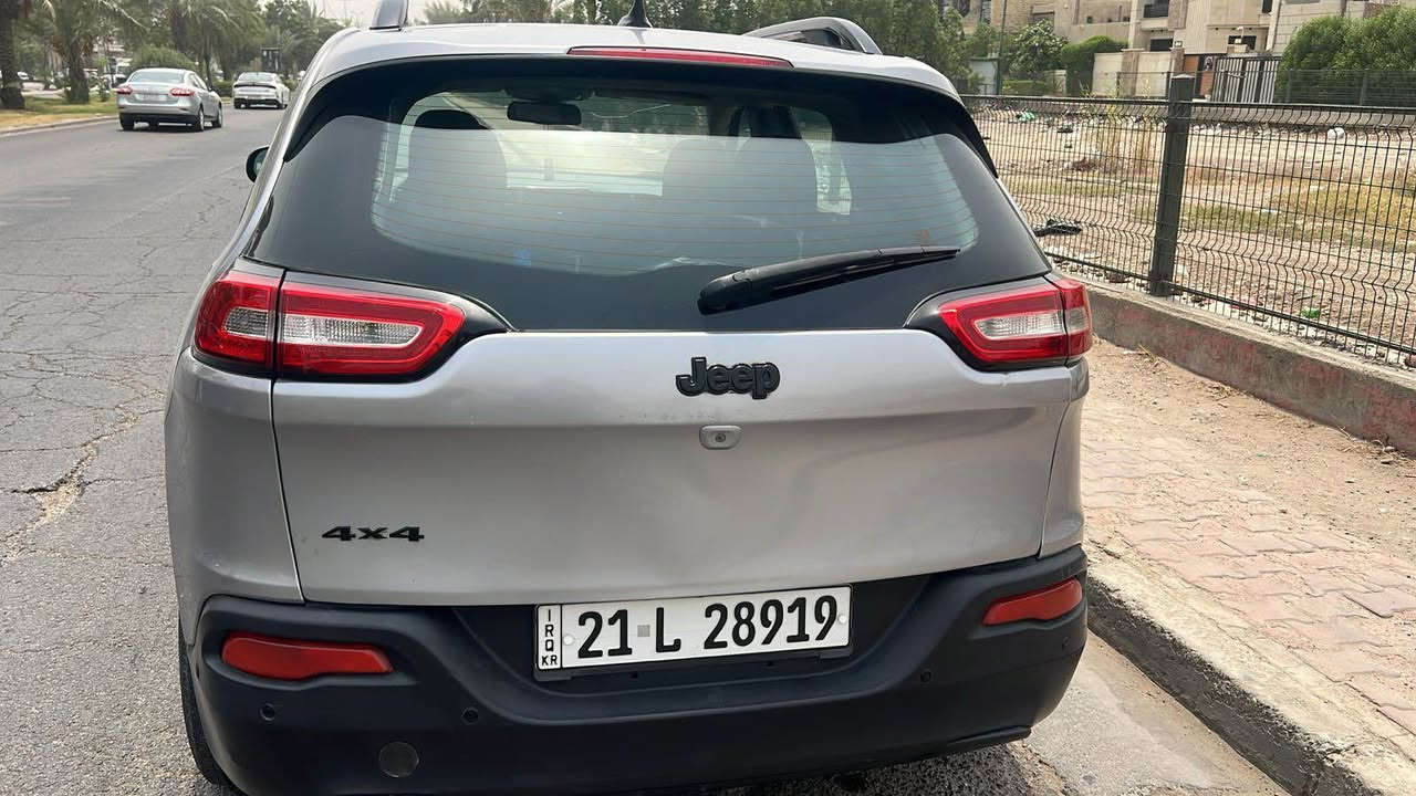 السلام عليكم 
جيب بزون 
موديل 2018
ورد امريكي حادث خليفي دعاميه خلفية وشوية من الجاملغ مكفولة دواخل بجم كبس او بيه الباب السايق بل عراق طخة ونصبغ  صور الحادث مرفوقة 
السيارة جديدة مناقصة ايشي خير من الله مكينة 2400
عنوان بغداد الامين 
***********
بيع او مراوس 
128 بيهه مجال العقبة, محافظة العقبة
