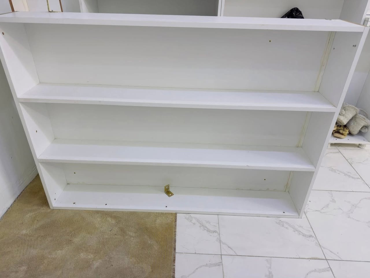 الرفوف سعر القطعه ٢٥ الف   والستاندات ملابس  بيها جروخ سعر قطعتين ب٣٥ قطعه وحده ب٢٠ عنواني اربيل مناره  ***********
