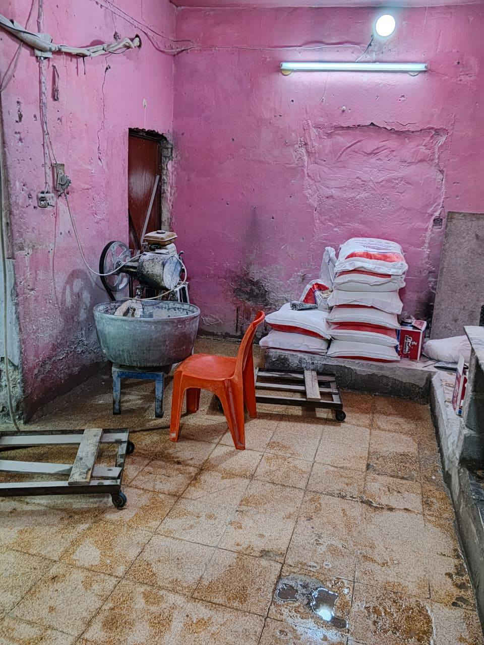 سلام عليكم فرن في حي الحسين قرب مدرست الفاو
في البصرة 
مساحت الفرن 100
صنف الفرن بلديه 
بي اجازت نفط 
عمل الفرن تلاثه فما فوق 
سعر خاص خابر وتدلل 
معه العل انه مكلف بنشر 
***********
