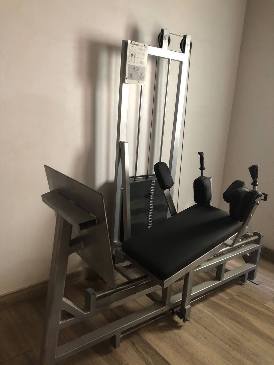 سلم وهاك محطه سايبكس امريكي
Hack/leg press cybex classic 
بوزن 500 باوند وزن وأداء للمحترفين💥
Stairway climber trainer 
سلم امريكي بيشتغل دينامو وكهرباء استيراد حالة الزيرو


**إذا كنت صاحب هذا الإعلان وتريد حذفه لأي سبب، رجاءا أرسل رسالة إلى الدعم الفني**