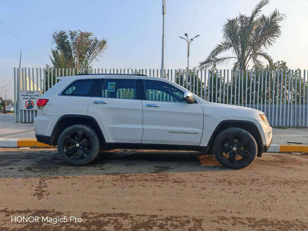 جيب لمتد وارد امريكي 
موديل 2014.  حادث سرقه 
فول مواصفات. 
السعر 168 بيها مجال بسيط 
العنوان بغداد الرصافه 
منشور السونار 
***********
