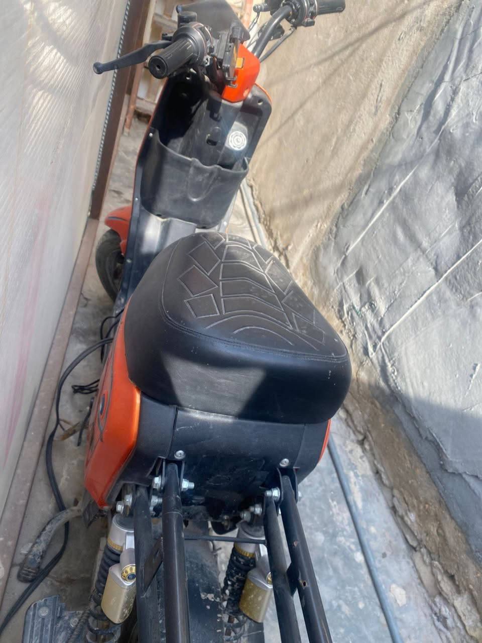 سلام عليكم دراجة R9نقصب باتريات الدراجة نضيفة السعر 200قفل الاستفسار ***********
