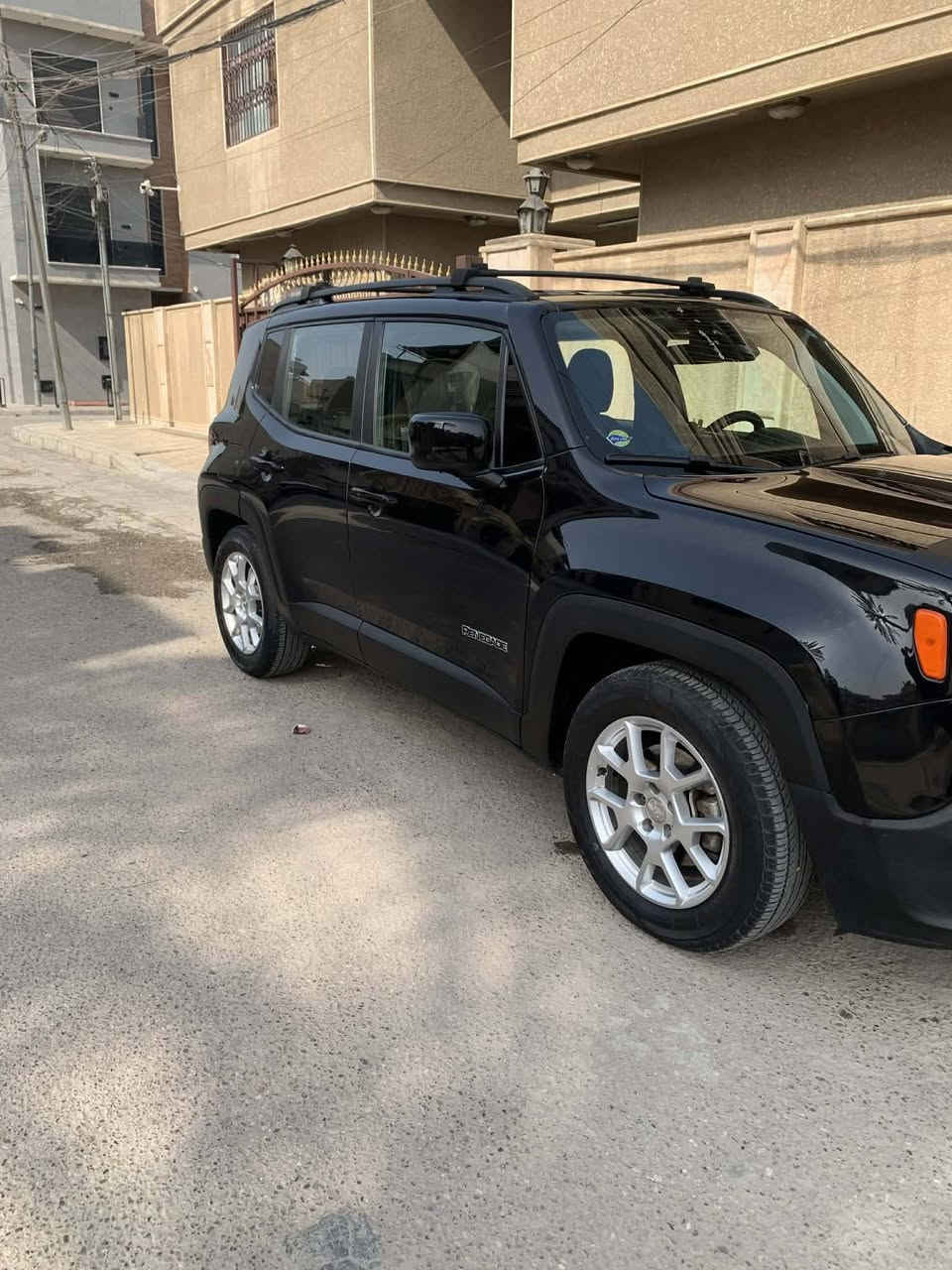 السلام عليكم جيب رينجيد لبيع موديل 2019رقم سليمانيه حادثها فقط يم كتابه الجيب بدايه البنيد حسب الصوره 
محرك 2400 وتشغيل عن بعد و السياره بصمه 
2ويل
ماشيه130الف
مكاني بغداد 
السعر 127$وبيها مجال 
اتصال على الرقم *********** بي وتس اب
