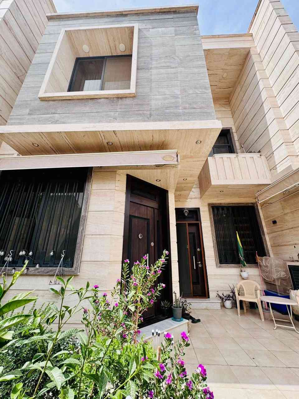 دار للبيع طابو صرف

المساحه ٢٠٠ متر

طابقين ٥ غرف نوم

وصاله وهول ومطبخ ومجمع صحيات عدد ٢

وكراج سياره وحديقه

بناء حديث ٢٠٢٣

باسم شخص واحد

العنوان/ كرامة المهندسين اولى

***********
***********

او مراجعة مكتبنا شارع ٤٠  مقابيل حلويات السمؤال
