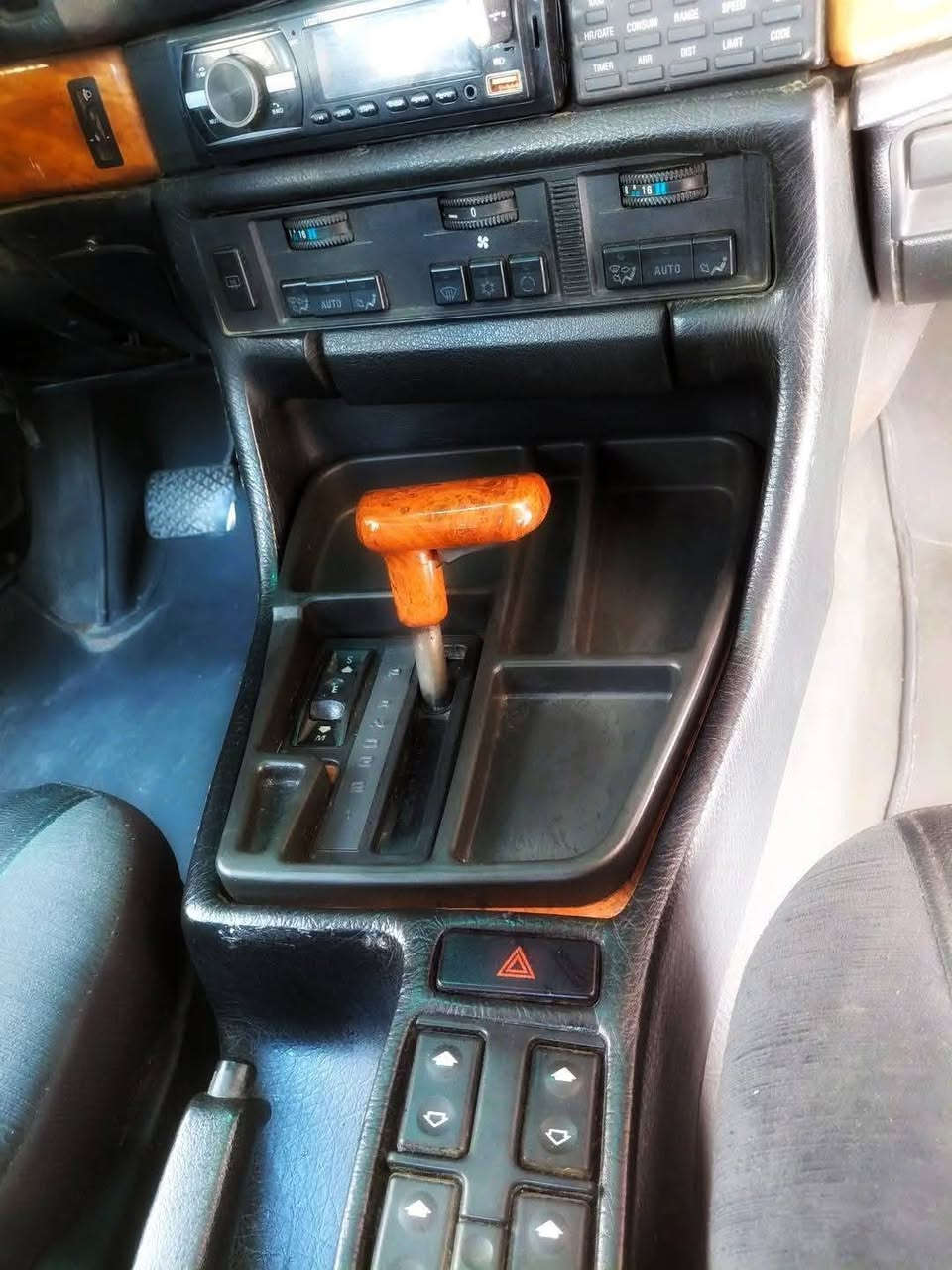 للبيع بي ام دبليو
BMW 735
1991
محرك ٣٥٠٠ مفتوح
كير و محرك مكفوله و بدون تبخير و على الفحص
مصبوغة عام جمالية
سنترال لوك 
سلايت رووف(تنتة)
تبريدها ثلج بريفيا
عضمتها كلش نضيفة
رزانة ، و ترايها وين ما تريد 
رقم انكليزي انبار و باسمي
سنوية عظم عاج
مكانها الرمادي المركز
رايدها ب$ 65
بيها مجال بسيط جدا للشراي
السيارة باسمي و تحويل ثاني يوم
***********
