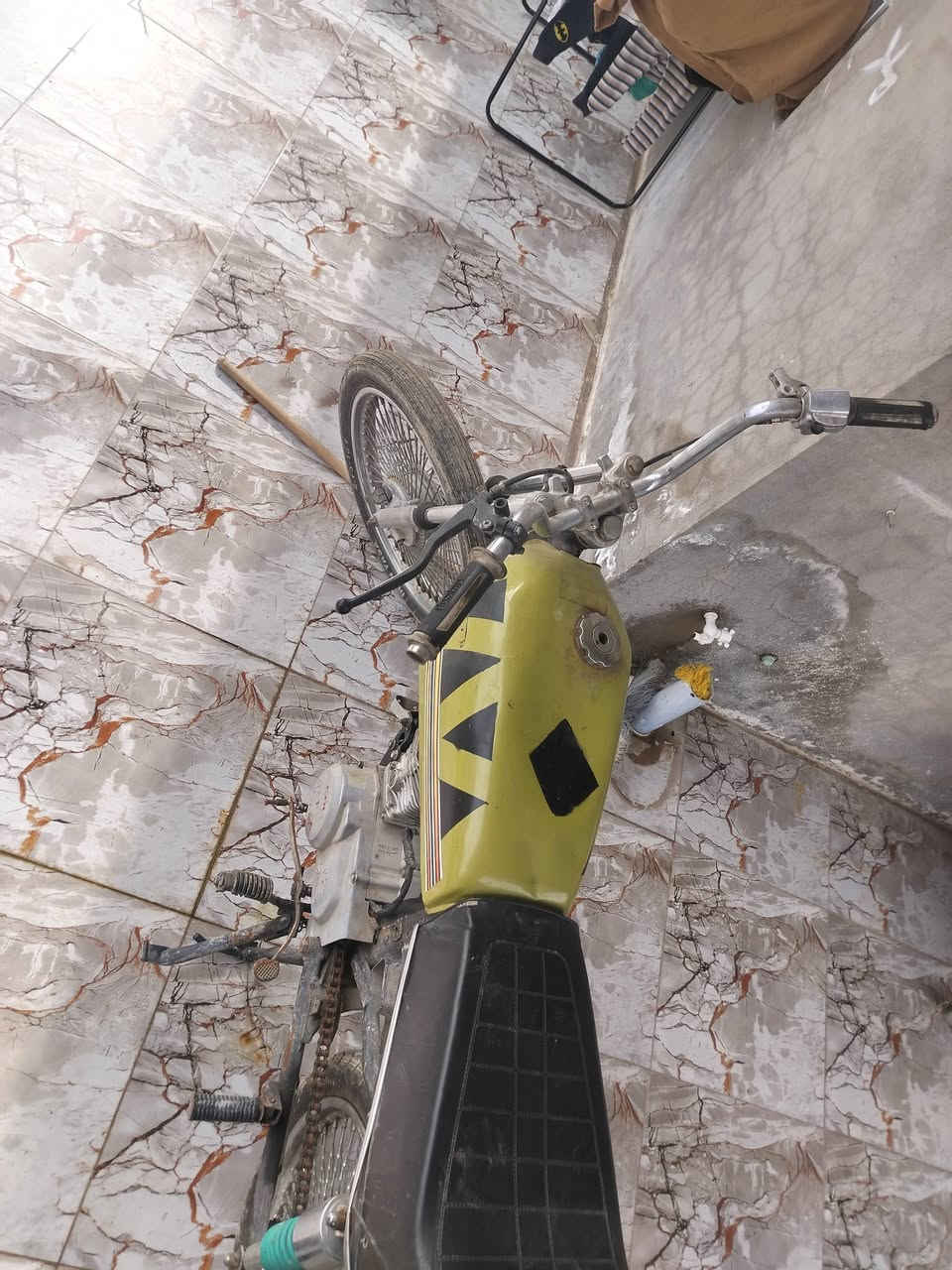 عندي هذا الماطور شغال وابيع وفحم وهذا رقمي بو واتساب او الاتصال *********** سعره 150 قفلوا
