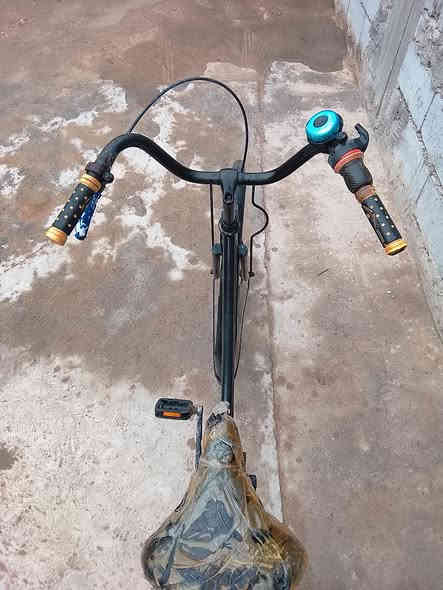 السلام عليكم
بايسكل سياحي للبيع حجم 27 نضيف المكان في البصرة في منطقة الكباسي 
السعر 75 الف 
للاستفسار ***********
