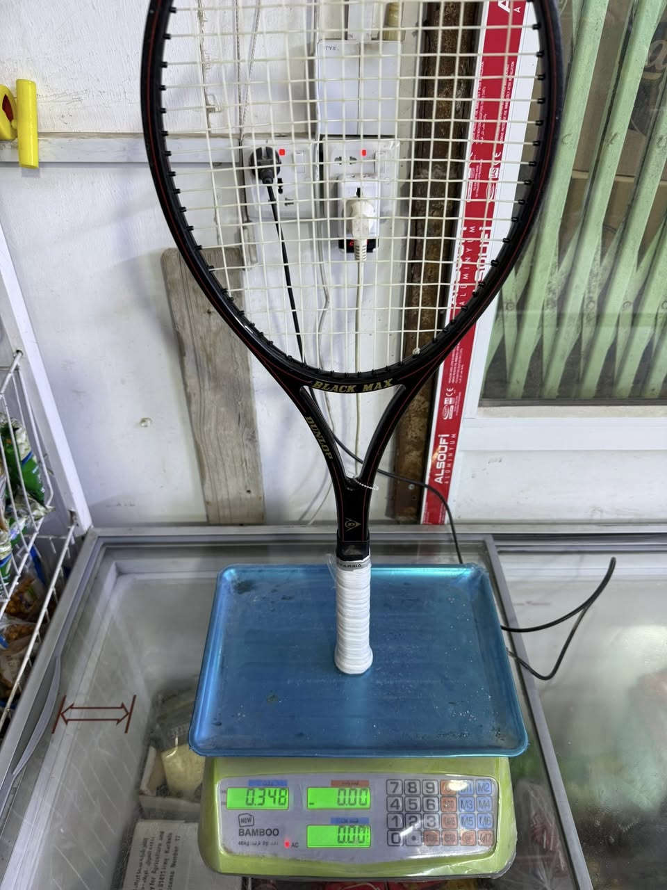 مضرب من امزون تنس شركة DUNLOP اليابانية
BLACK MAX
اوفر گرب جديد
وزن 348 غرام
كرب 2
جديد نضافتة 100‎%‎


**إذا كنت صاحب هذا الإعلان وتريد حذفه لأي سبب، رجاءا أرسل رسالة إلى الدعم الفني**