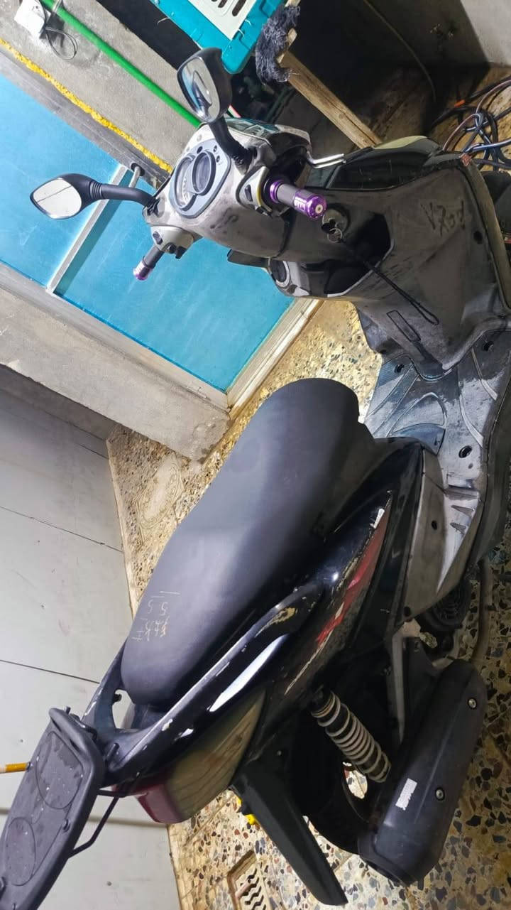 سلام عليكم درجة سكنس فحل كابريتر  كامله مكمله  كلها شغاله بس كابريترها شويه تعبانه دراجه تخبل السعر550 مكان الزعفرانيه رقم صاحبها*********** اني مكلف بل نشر
