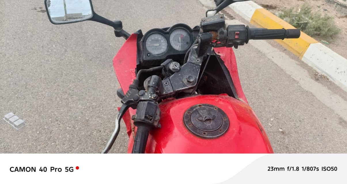 السلام عليكم  
دراجه كاوسكي للبيع

موديل 2001

دراجه بستمين 2.    250s

دراجه شغاله ومحرك بلادي  

نقصها بس صلف  دراجه تشتغل وعلى فحص 

***********
