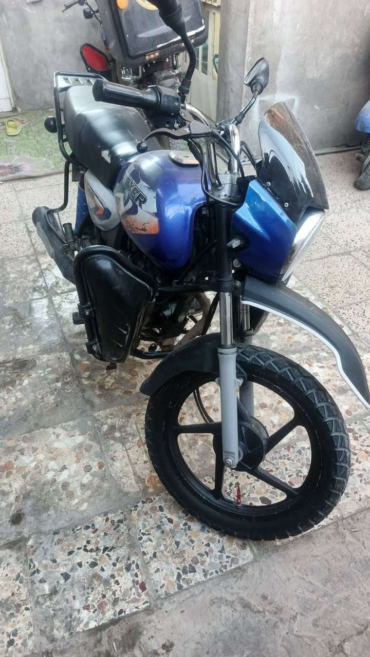 سلام عليكم بوكسر للبيع دراجه بجيس نضافه كدام عينكم حتى غسل مغاسلها مديل ٢٠ نقص ب اوراق سعرها ٧٥٠ بيها مجال للاستفسار ***********
