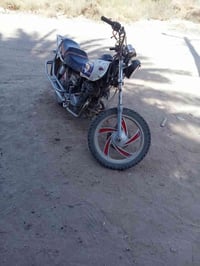 دراجه جوندة موديل15 اوراق اصولي السعر250 بيه مجال 0785 783 5677