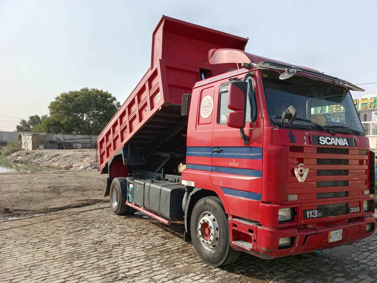 السلام عليكم للبيع اسكانيه بطه 13بلاد مكينه وكير جدد 88سوده لا تنقيص ولا بخارتخم تاير سنويه 29 قلاب بلسنويه جاهزة ***********/***********
