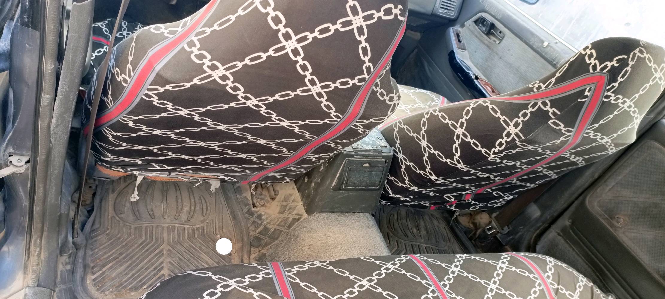 السلام عليكم سيارة مازدا موديل ٩٠ للبيع كير و مكينة كربلائية مكفولات  و مكفولة من الضربة القوية  بيها جراد سنوية ٢٦. رقم قادسية راعيها موجود بالنجف العنوان السيارة نجف السيارة حلوة تأخذك حتى لكربلاء بس عوزها ترتيبات 
السعر32  و بيها مجال  للتواصل *********** او ***********