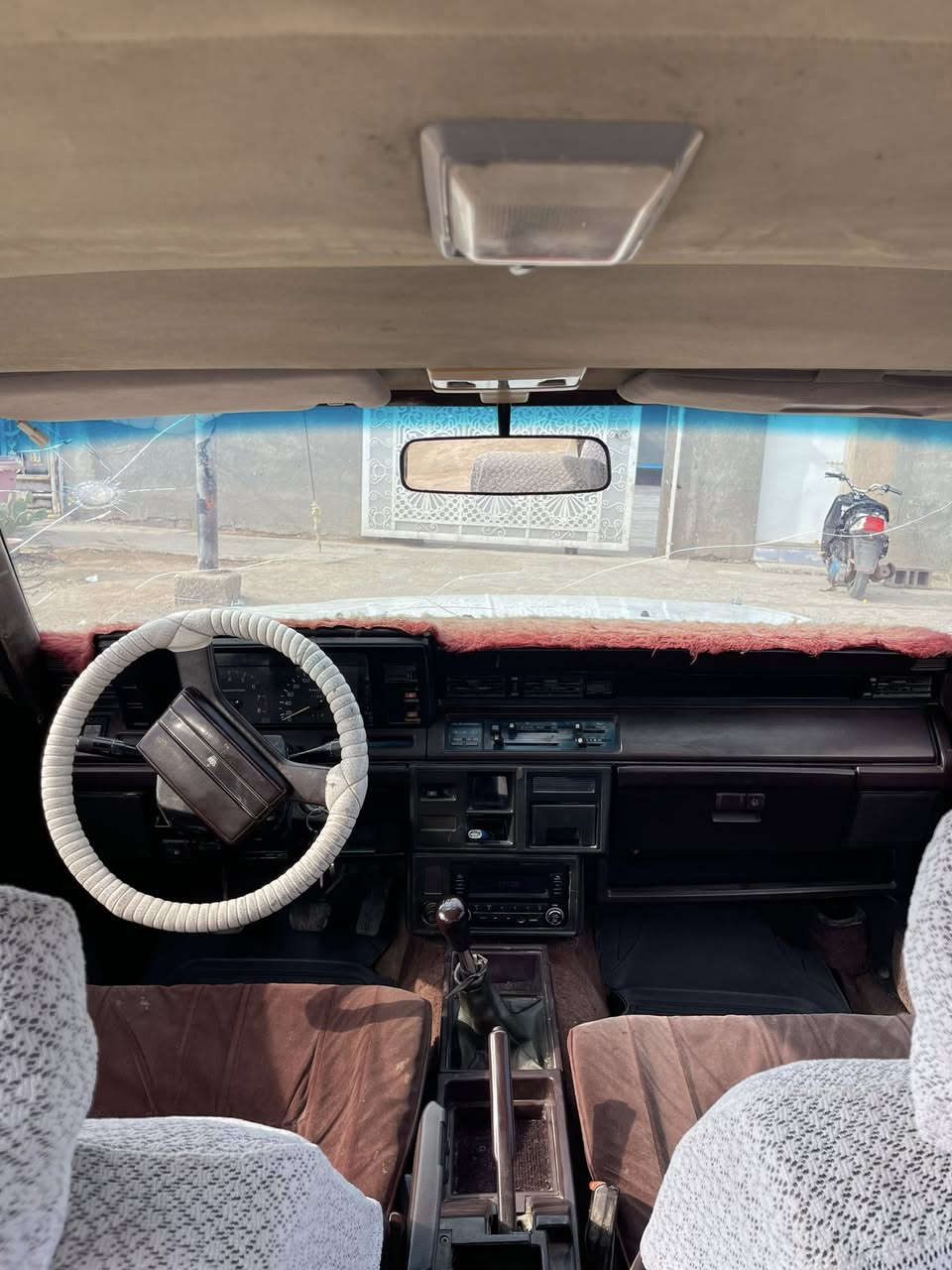 للبيع او المراوس كراون سوبر موديل ١٩٨٥ رقم نجف الماني مكينة وكير بلاد بيها خيط تبخير واللوحة الخلفيه ضايعه كامله معاملتها بس تحول تستلم ارقام انكليزية جدد مكفوله كص ونقل جثه وكافه الاصوليات تخم تاير جديد كهربائيات كلها شغاله حداده ٨٥ % اهوان هاي التفاصيل كلها والسعر٤٥ وبيها مجال بسيط للشرايه ***********
