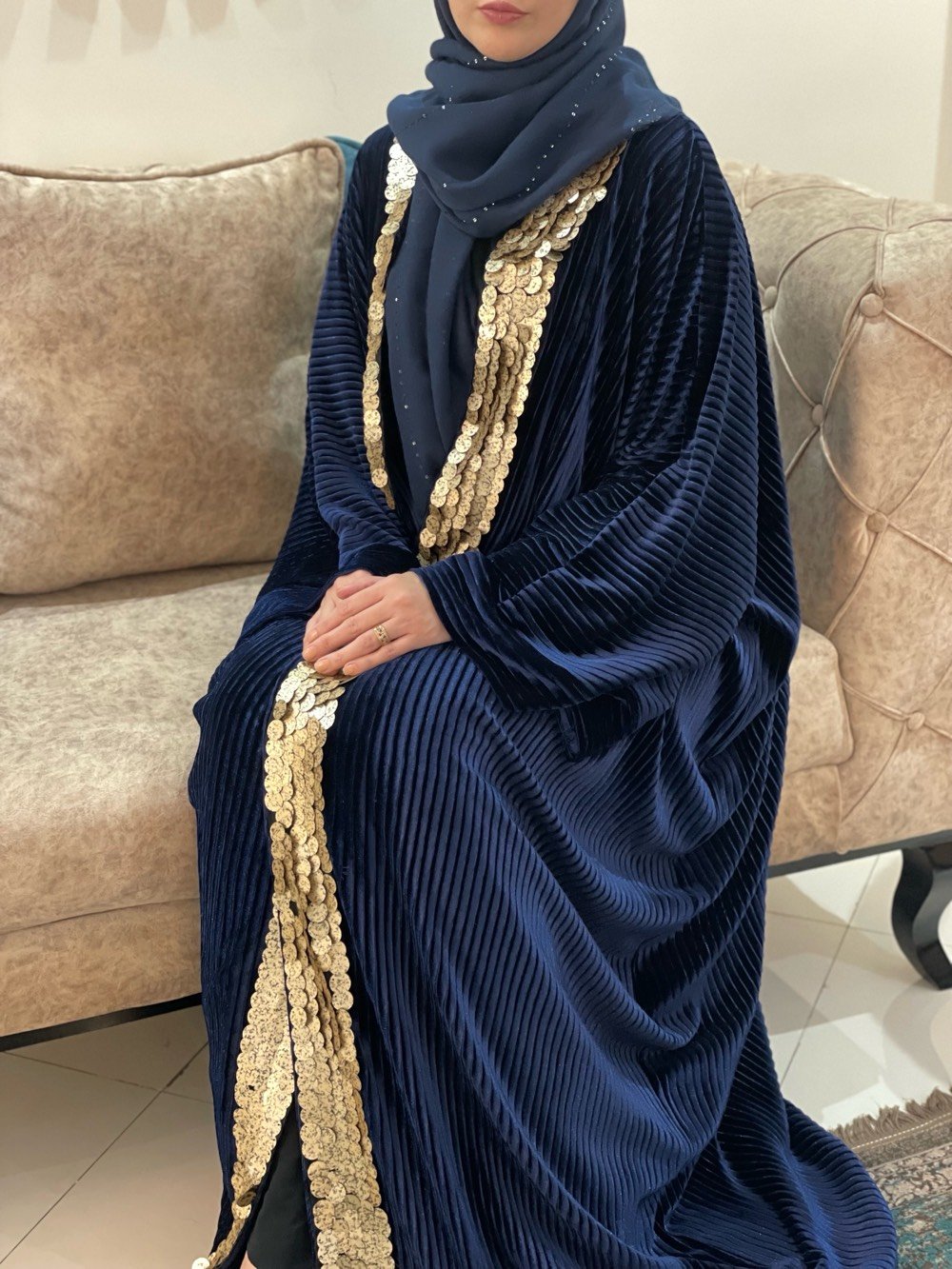  عبایة مخمل
مستعمل مرة واحدة
عنوان جوهرةالمحیط
free size