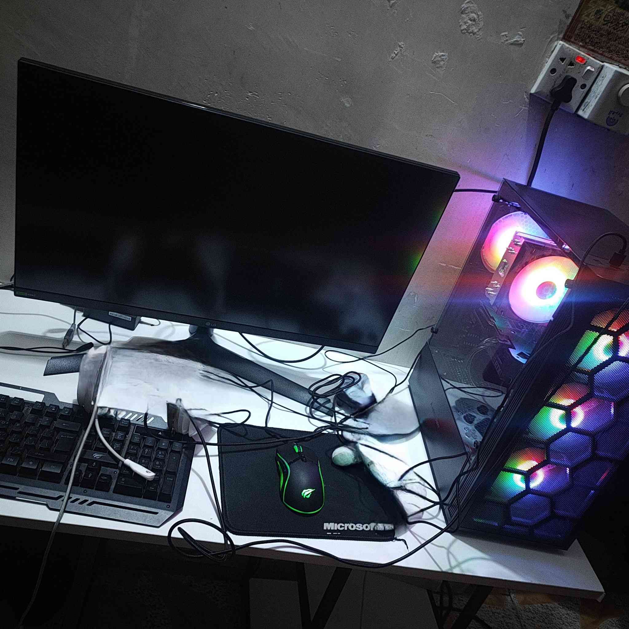 تجميعه جديدة كلشش استخدام قليل. وصل مالتها موجود حته  والقطع كراتين مالتهن أيضا موجوده 
+شاشهLG hz180
+ماوس
+كيبود
+ميز 
سعر مليون و375
مكان بغداد


**إذا كنت صاحب هذا الإعلان وتريد حذفه لأي سبب، رجاءا أرسل رسالة إلى الدعم الفني**