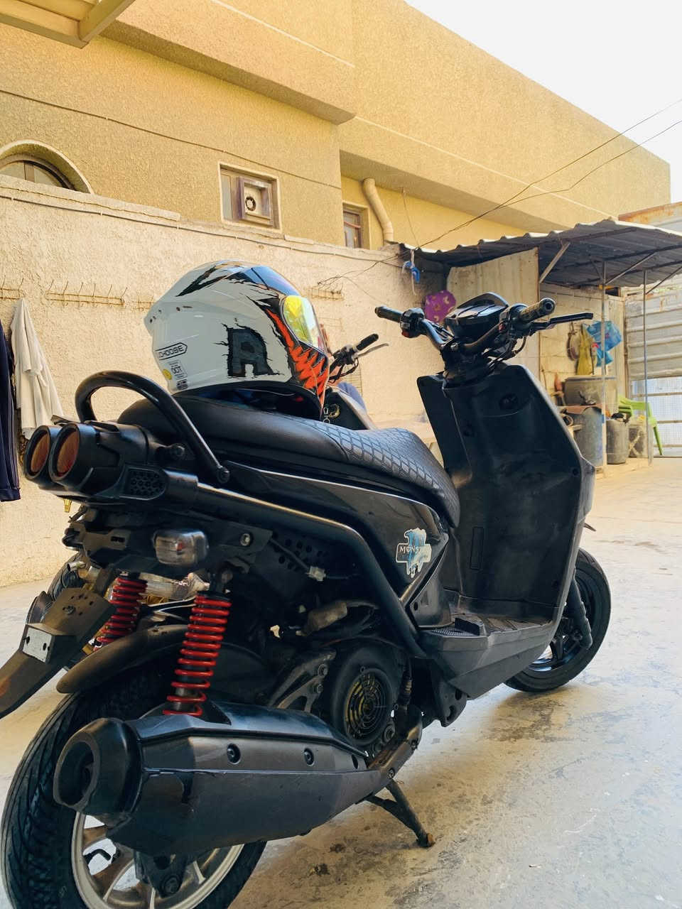 سكنس جبلي دراجة نكرة سلف كهربائيات كلها شغاله 

مكينه بلاديه نكره بكل وقت 

دراجه نضيفه كلش  صاله شهرين من نازله 

السعر اتصل او خاص 

***********
