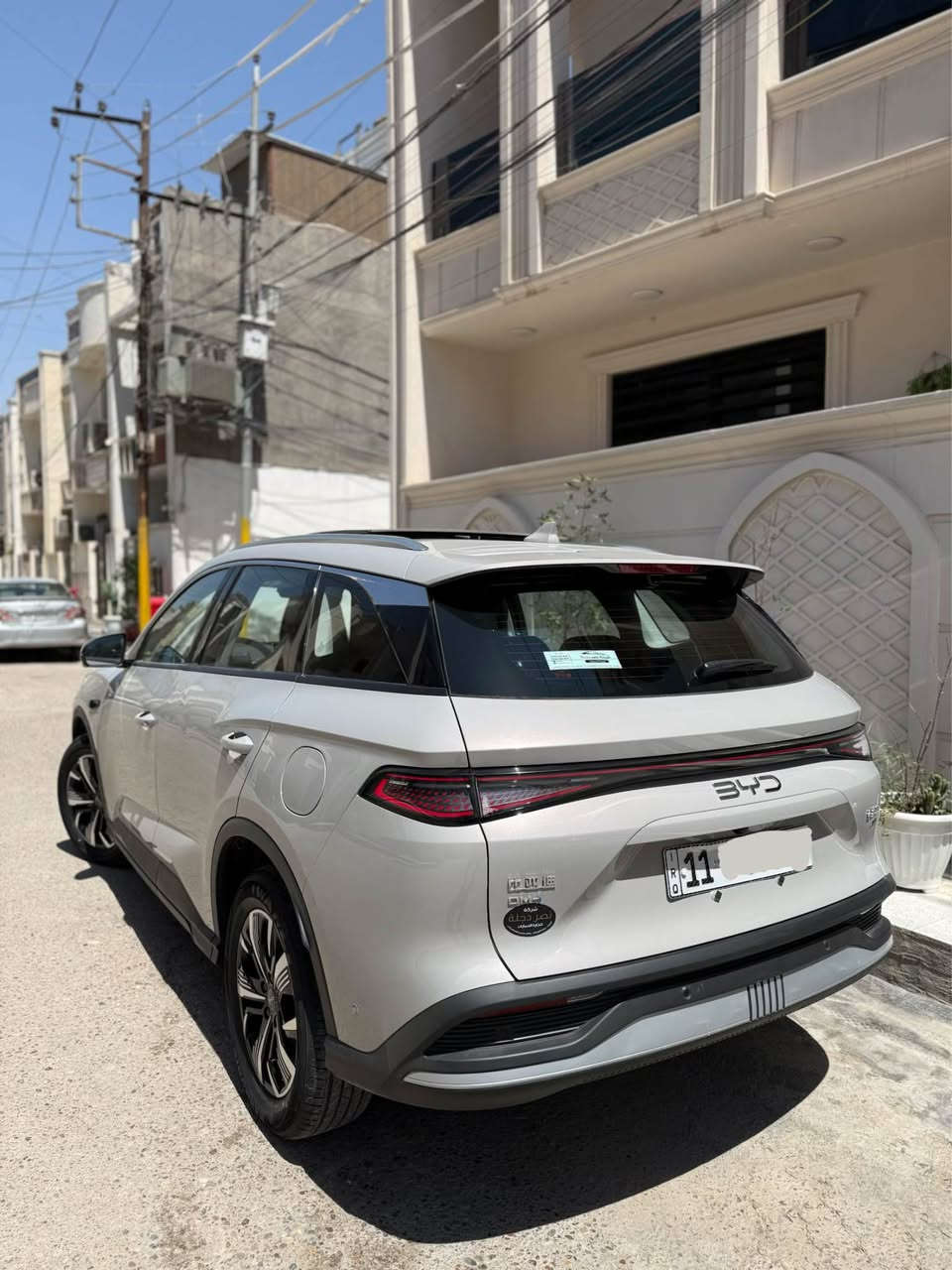 للبيع BYD Sealion 5 لون اسمنتي سموك 2025
فول مواصفات ١٣ كاميرا
بانوراما فتحة
وتفويله تمشي 1500km
كشنات جلد وكهرباء وداخل دشبول لد متغير 
شاشة كبيرة محدثة جيل خامس تحكم كامل من الشاشة
رادارات ٣٦٠ درجة. + 
قيادة ذاتية.  
اوتوبارك تطبك وحدهه 
شفتات 
ويل كب كروم 

صندوق ماطور. داشكام بلادي تسجيل. سيارة فول للاخير
كاعيات حوضيه. بلادي

السيارة ماشيه ١١ الف على المحرك فقط 
والكلي ٢٠ الف 

رقم جديد بغداد بأسمي تحويل مباشر 

السعر ٢٧,٢٥٠
الاتصال على الرقم 
 *********** يوجد واتساب

العنوان بغداد الدورة شارع ٦٠ بغداد, العراق
